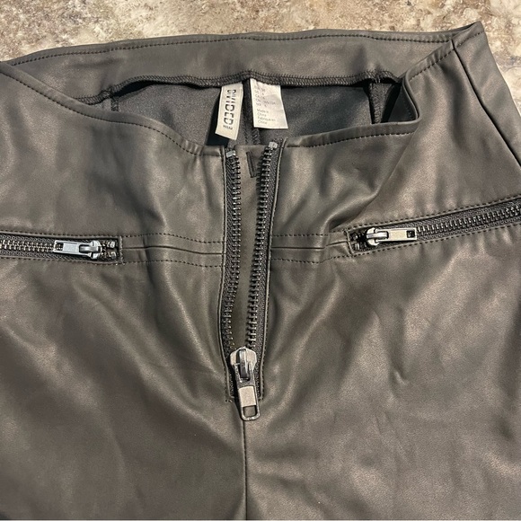 H&M DIVIDED Black Faux Leather Pants | Size 6 - Picture 4 of 5